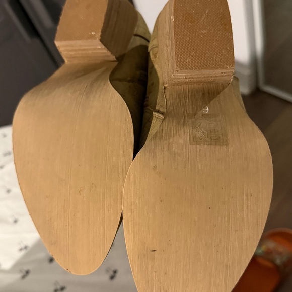 Taupe Heeled Western Cowgirl/Cowboy Boots, worn once - Picture 3 of 5